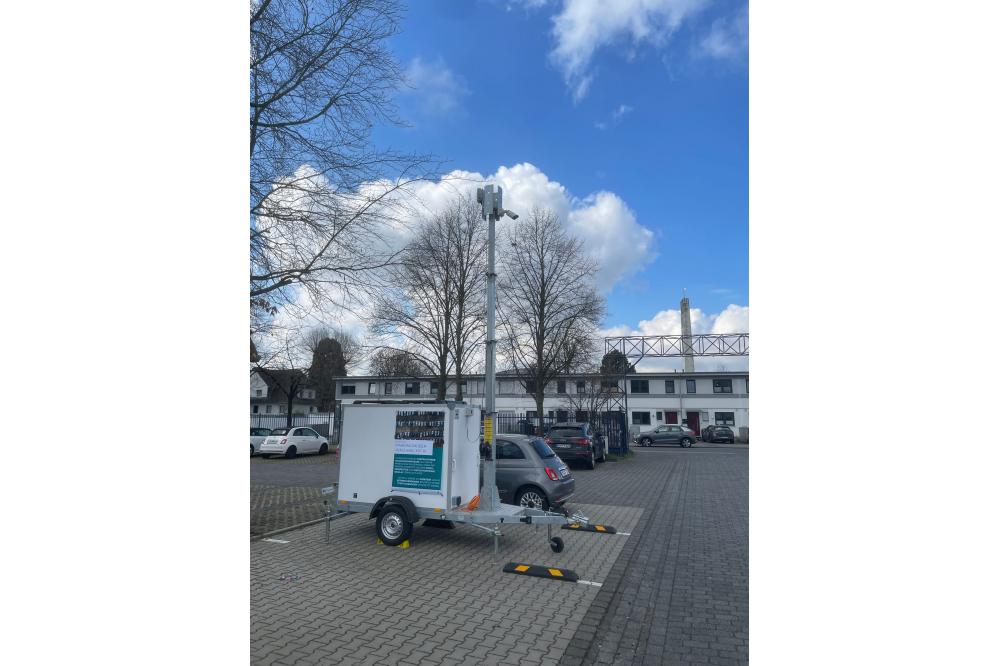 Das gab’s noch nie: Ein Anhänger überwacht 300 Parkplätze